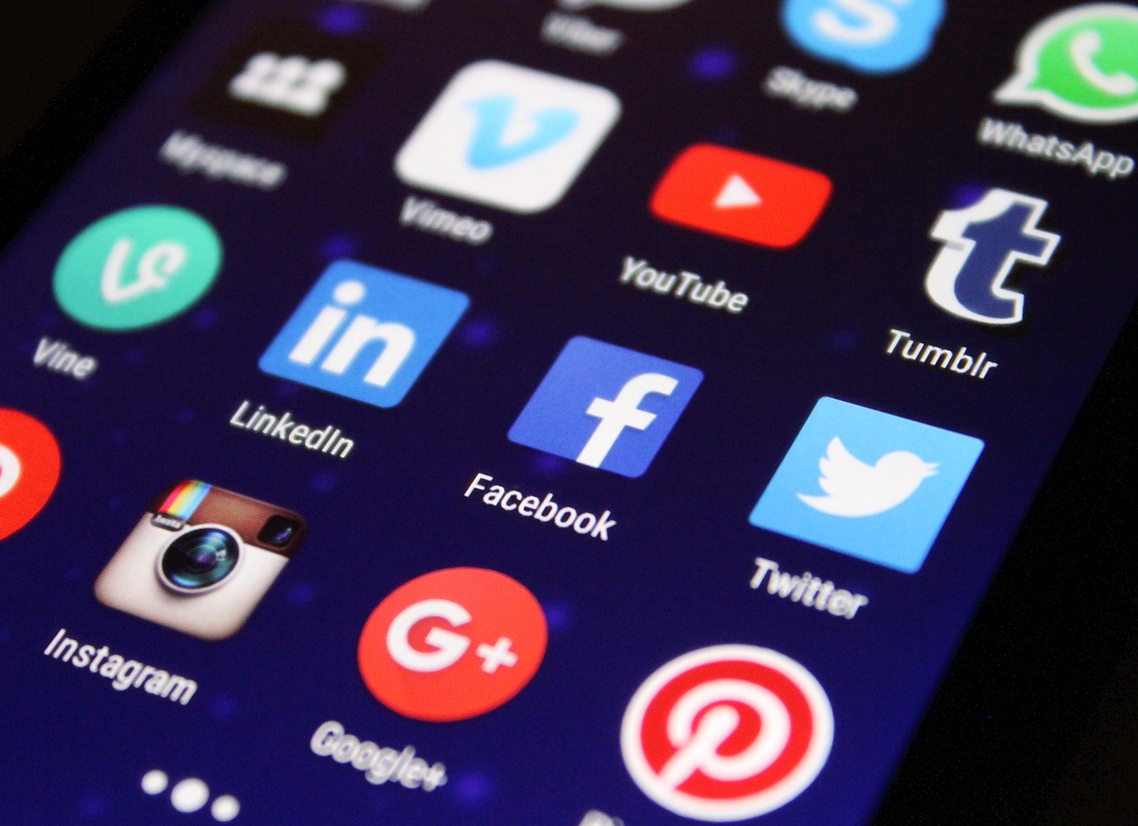 hashtags social media