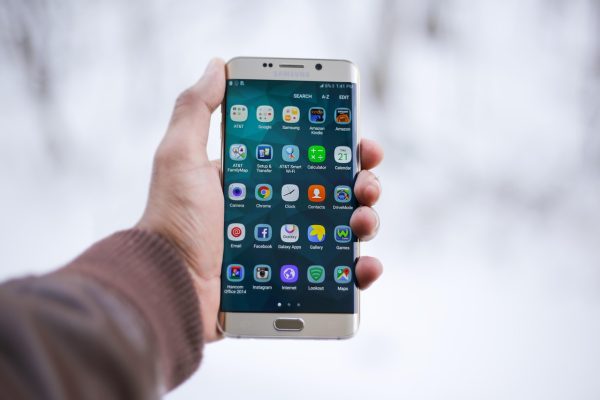 Aplikasi mobile di layar ponsel
