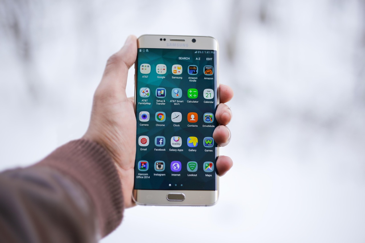 Aplikasi mobile di layar ponsel