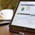 Perbandingan Google Analytics 4 vs Search Console: Kapan Pakai yang Mana?