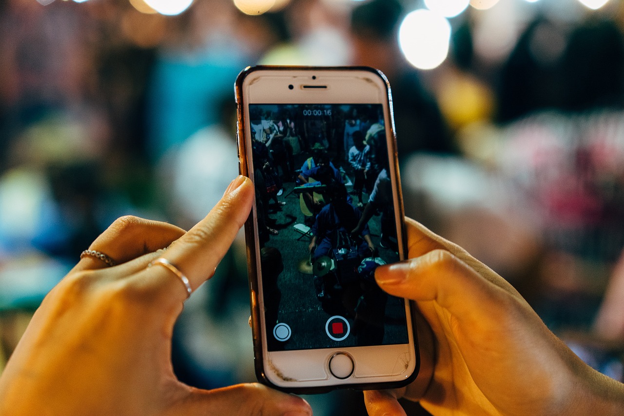 Video TikTok di smartphone
