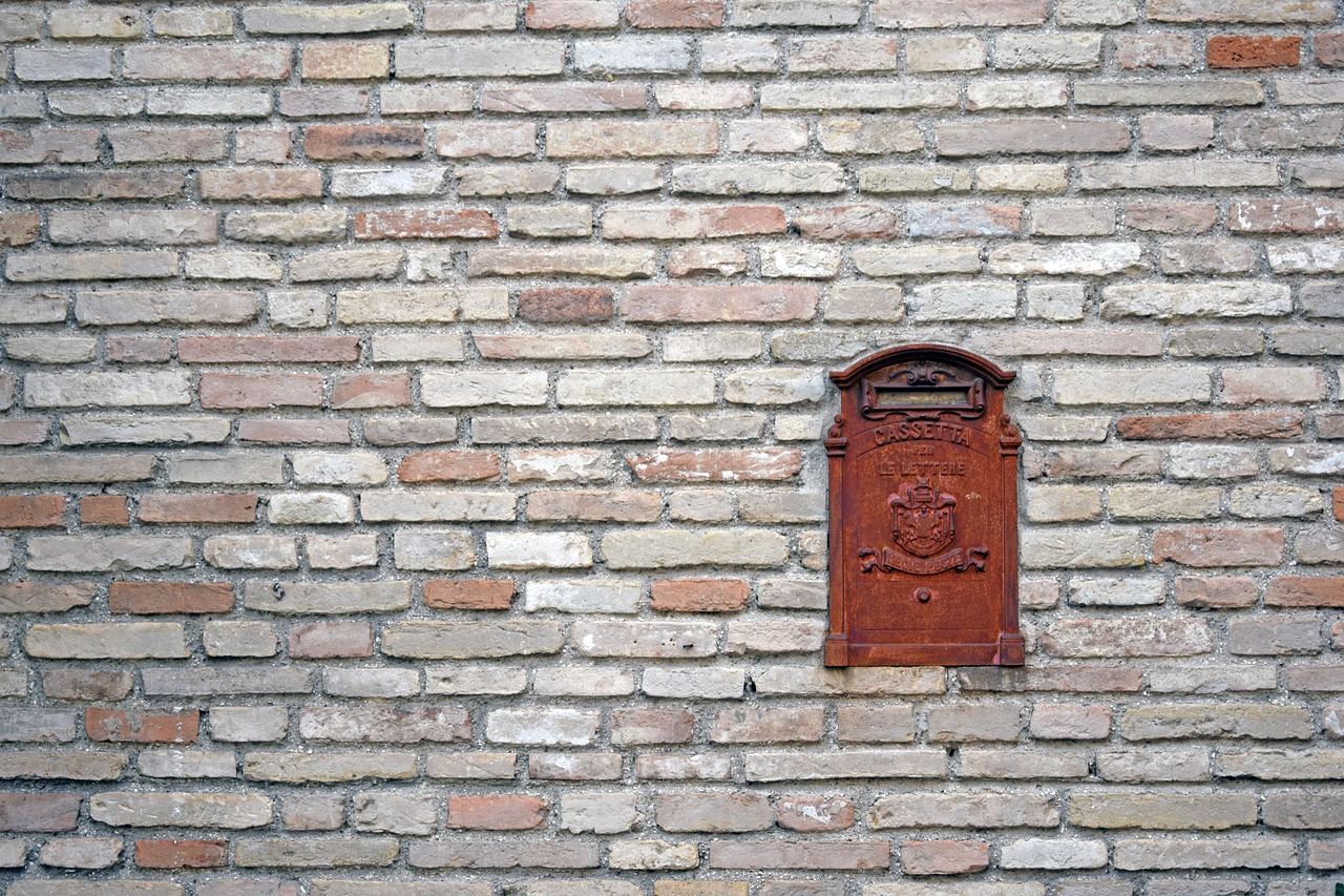 Perbandingan Mailchimp vs Brevo: Mana yang Lebih Cocok untuk Email Marketing UMK